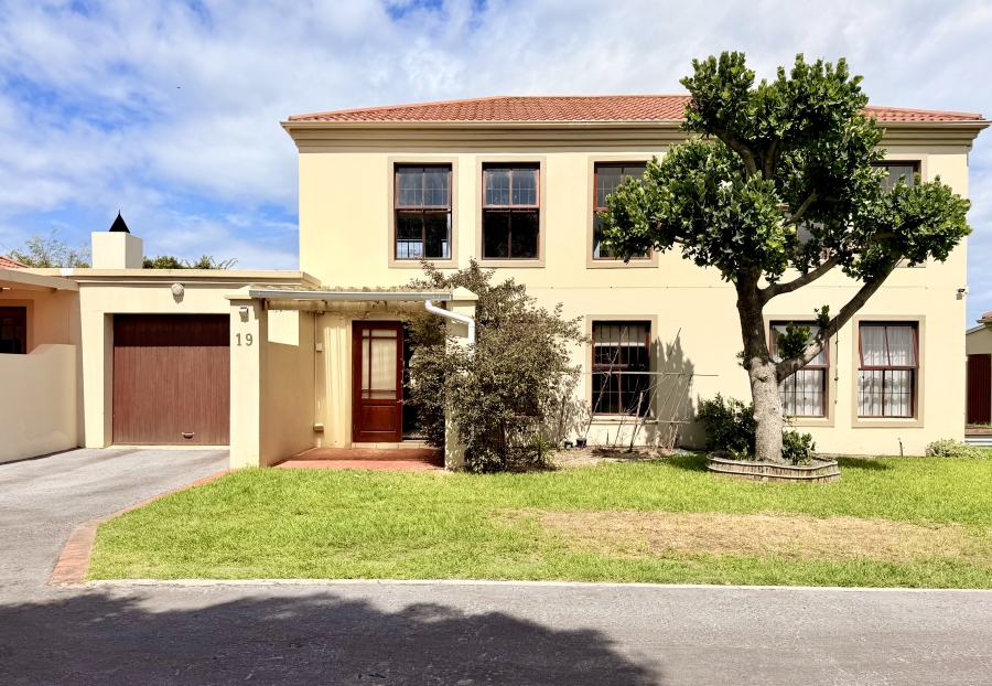 3 Bedroom Property for Sale in Sandbaai Western Cape